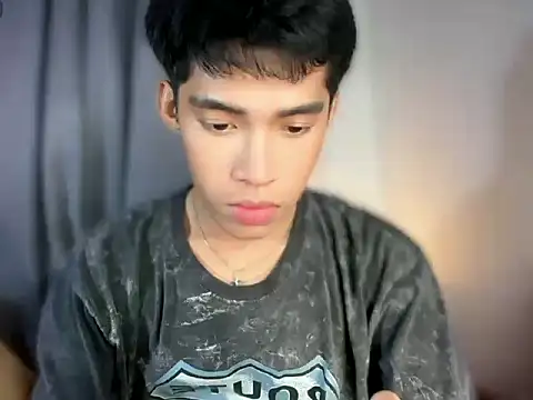 Lightjt04 online show from April 22, 2026, 4:19 pm