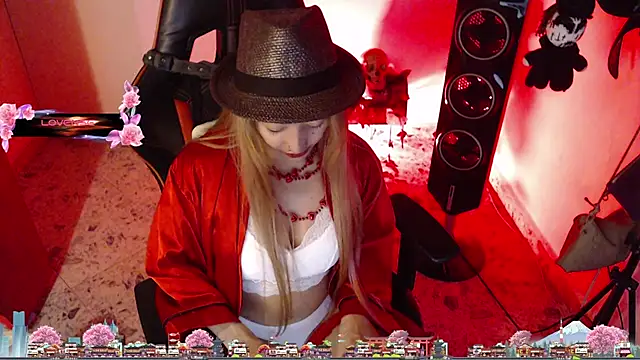 pink-2022 online show from February 7, 2025, 7:18 am