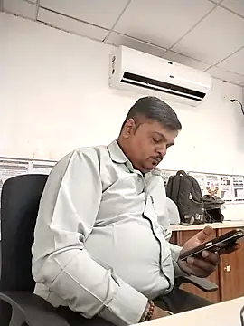 Desi Londa 143 online show from September 26, 2025, 5:00 am