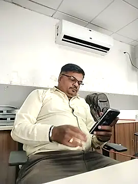 Desi Londa 143 online show from March 13, 2026, 9:27 am