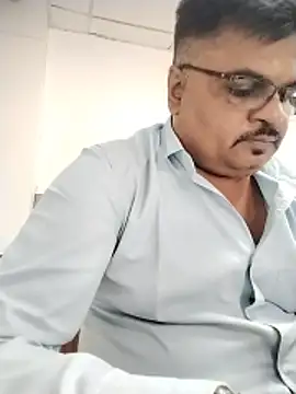 Snapshot of Desi_Londa_143 chatting on May 21, 2026, 3:41 pm Desi Londa 143 online show from May 21, 2026, 3:41 pm