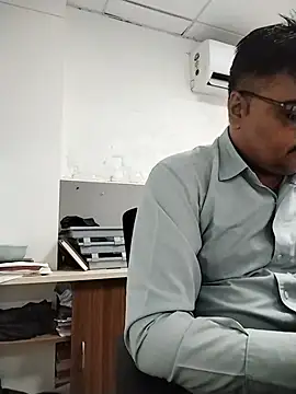 Snapshot of Desi_Londa_143 chatting on July 2, 2026, 6:08 am Desi Londa 143 online show from July 2, 2026, 6:08 am