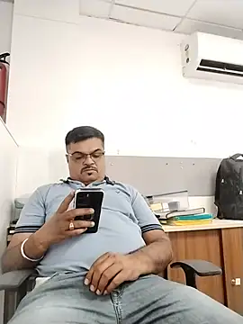 Snapshot of Desi_Londa_143 chatting on July 4, 2026, 5:46 am Desi Londa 143 online show from July 4, 2026, 5:46 am