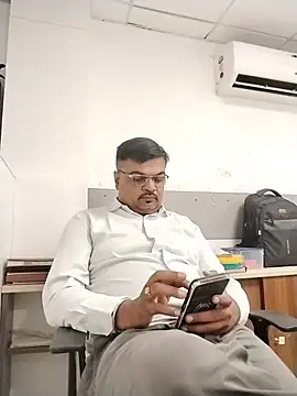 Snapshot of Desi_Londa_143 chatting on July 7, 2026, 5:10 am Desi Londa 143 online show from July 7, 2026, 5:10 am