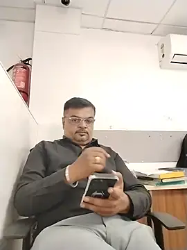 Snapshot of Desi_Londa_143 chatting on July 8, 2026, 5:56 am Desi Londa 143 online show from July 8, 2026, 5:56 am