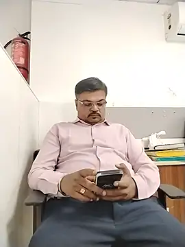 Snapshot of Desi_Londa_143 chatting on July 30, 2026, 6:12 am Desi Londa 143 online show from July 30, 2026, 6:12 am