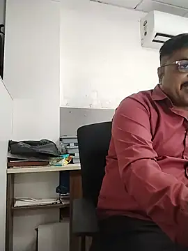 Snapshot of Desi_Londa_143 chatting on August 4, 2026, 7:22 am Desi Londa 143 online show from August 4, 2026, 7:22 am