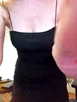 Snapshot of HotLana69 chatting on March 13, 2025, 4:56 pm HotLana69 online show from March 13, 2025, 4:56 pm