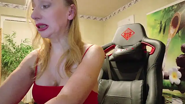 HotLana69 online show from December 17, 2025, 5:30 pm