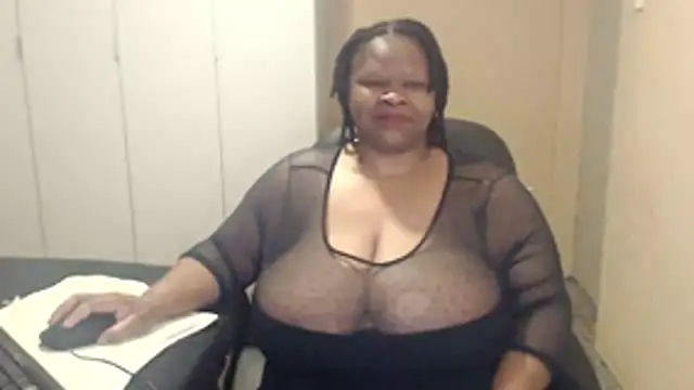 sweetnoziexx online show from October 28, 2025, 5:11 am