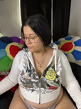 MsConejitaa online show from June 27, 2026, 4:12 pm