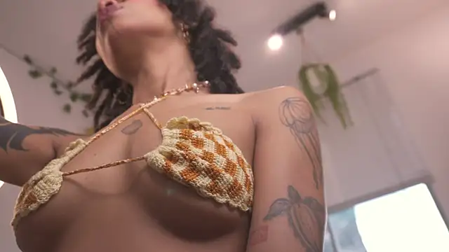 Snapshot of Cooper-Reds chatting on October 12, 2025, 7:13 pm Cooper-Reds online show from October 12, 2025, 7:13 pm