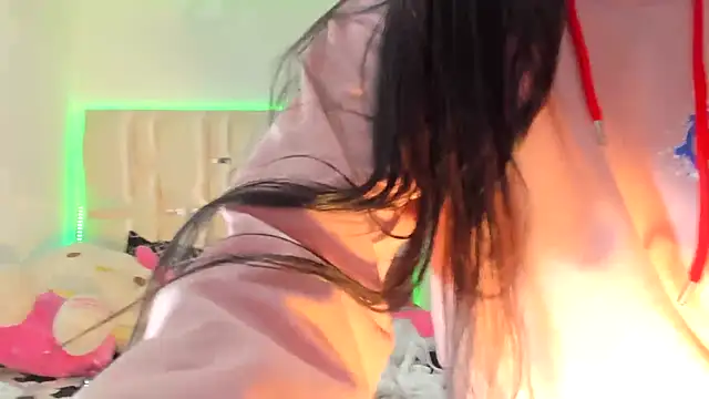 viioolleettaa online show from December 12, 2024, 4:48 am