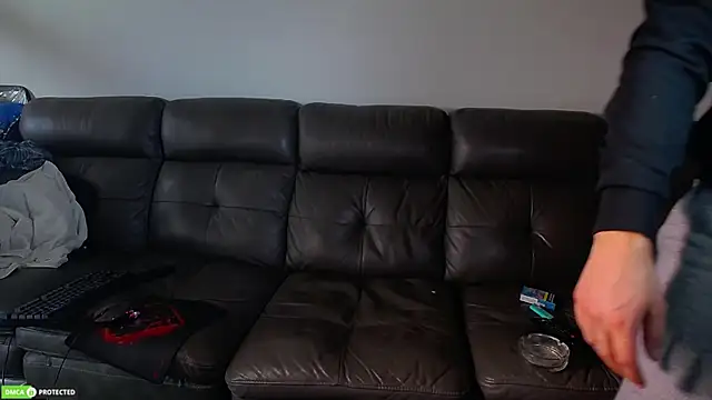 CrazyDom1 online show from October 6, 2025, 11:07 am