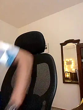 Snapshot of _IRRESISTIBLE_ chatting on February 18, 2025, 5:53 pm IRRESISTIBLE online show from February 18, 2025, 5:53 pm