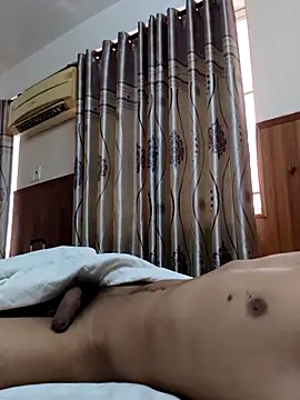 Snapshot of _IRRESISTIBLE_ chatting on October 8, 2025, 1:25 am IRRESISTIBLE online show from October 8, 2025, 1:25 am