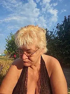 Snapshot of milfchantal4 chatting on June 28, 2026, 5:24 am milfchantal4 online show from June 28, 2026, 5:24 am