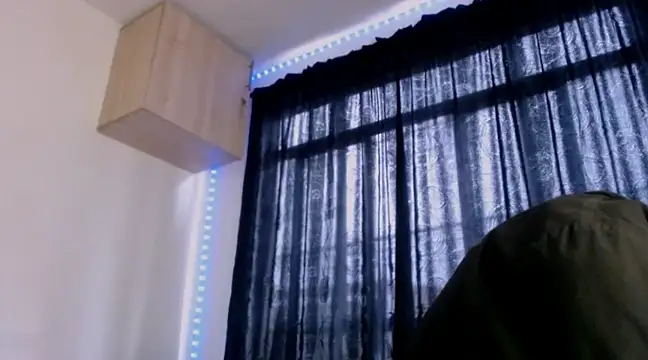 Snapshot of Samuel_Suarez chatting on December 5, 2024, 12:33 pm Samuel Suarez online show from December 5, 2024, 12:33 pm