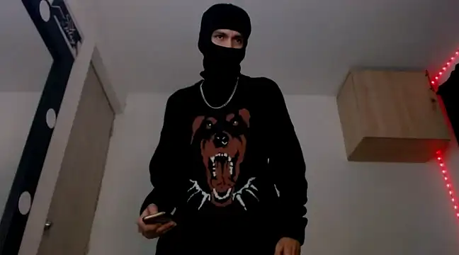 Snapshot of Samuel_Suarez chatting on December 16, 2024, 11:28 pm Samuel Suarez online show from December 16, 2024, 11:28 pm