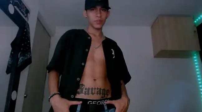 Snapshot of Samuel_Suarez chatting on January 22, 2025, 4:34 am Samuel Suarez online show from January 22, 2025, 4:34 am