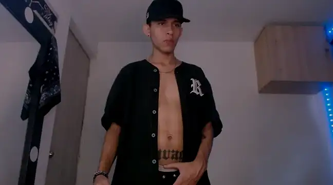 Snapshot of Samuel_Suarez chatting on January 25, 2025, 10:50 pm Samuel Suarez online show from January 25, 2025, 10:50 pm