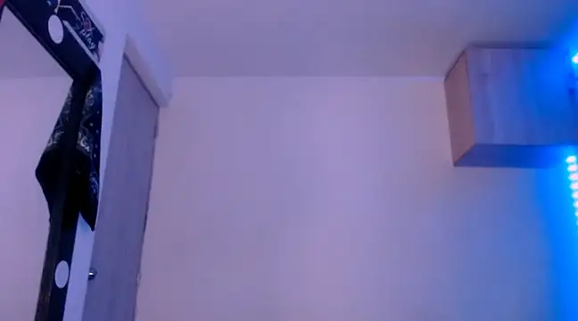 Snapshot of Samuel_Suarez chatting on February 6, 2025, 9:17 pm Samuel Suarez online show from February 6, 2025, 9:17 pm