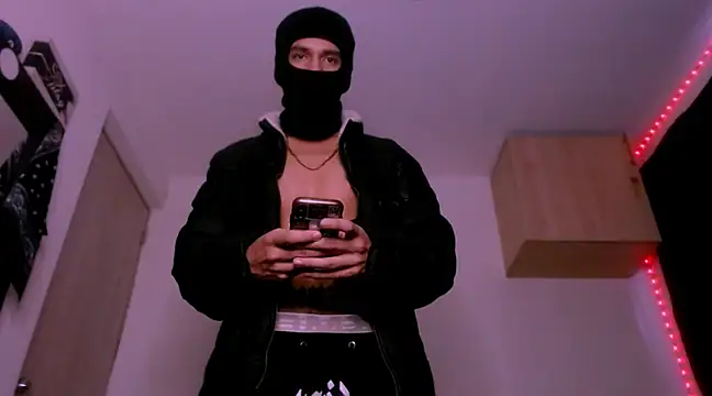 Snapshot of Samuel_Suarez chatting on February 15, 2025, 12:33 pm Samuel Suarez online show from February 15, 2025, 12:33 pm