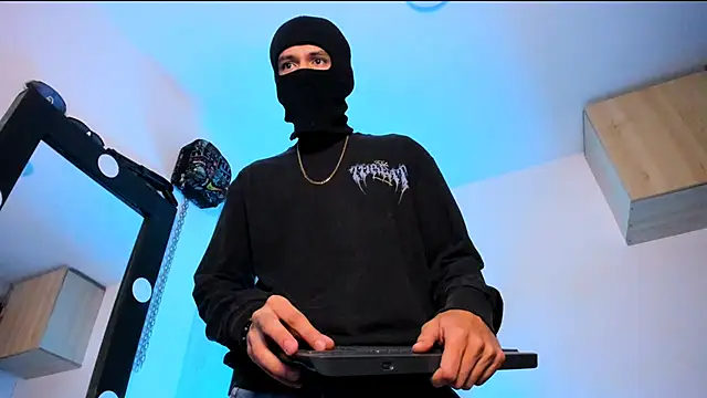 Snapshot of Samuel_Suarez chatting on September 9, 2025, 10:04 am Samuel Suarez online show from September 9, 2025, 10:04 am