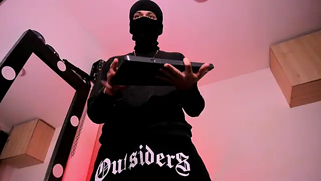 Snapshot of Samuel_Suarez chatting on September 16, 2025, 12:11 am Samuel Suarez online show from September 16, 2025, 12:11 am