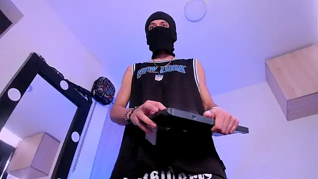 Snapshot of Samuel_Suarez chatting on September 19, 2025, 1:12 pm Samuel Suarez online show from September 19, 2025, 1:12 pm