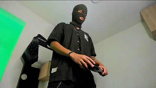 Snapshot of Samuel_Suarez chatting on October 20, 2025, 5:30 am Samuel Suarez online show from October 20, 2025, 5:30 am