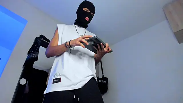 Snapshot of Samuel_Suarez chatting on November 8, 2025, 2:12 am Samuel Suarez online show from November 8, 2025, 2:12 am