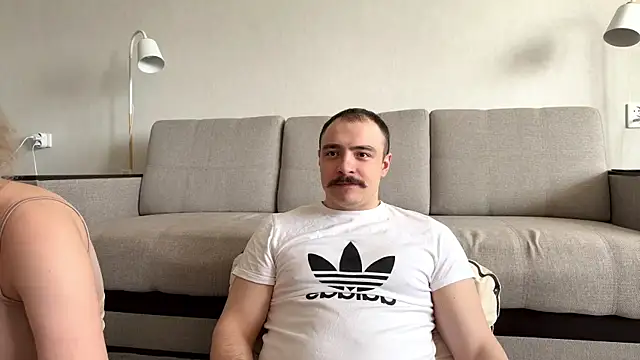 Love plat1na online show from May 1, 2026, 4:28 am