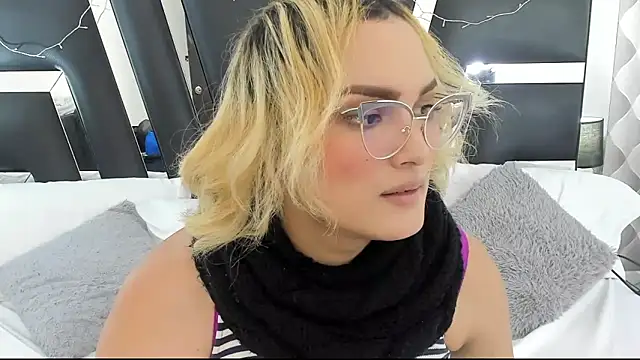 Snapshot of katya_kozlov chatting on February 13, 2025, 2:56 am katya kozlov online show from February 13, 2025, 2:56 am