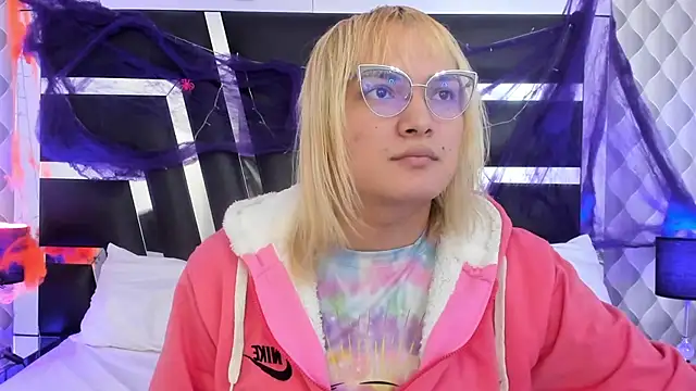 Snapshot of katya_kozlov chatting on November 7, 2025, 1:27 am katya kozlov online show from November 7, 2025, 1:27 am