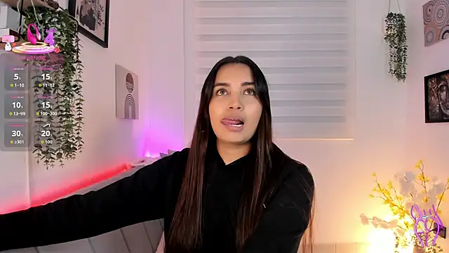 aisha es online show from February 23, 2026, 11:02 pm