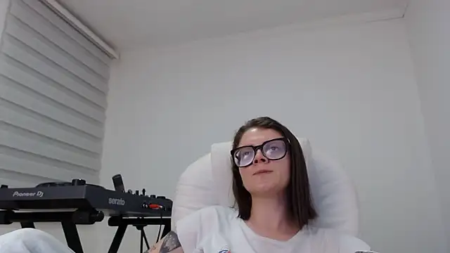 Snapshot of Arya_starrk chatting on December 5, 2024, 2:20 am Arya starrk online show from December 5, 2024, 2:20 am