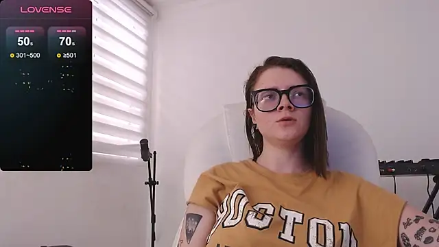 Snapshot of Arya_starrk chatting on December 18, 2024, 3:11 pm Arya starrk online show from December 18, 2024, 3:11 pm