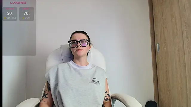 Snapshot of Arya_starrk chatting on March 9, 2025, 8:31 pm Arya starrk online show from March 9, 2025, 8:31 pm