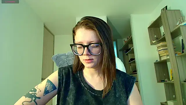 Snapshot of Arya_starrk chatting on September 17, 2025, 1:46 pm Arya starrk online show from September 17, 2025, 1:46 pm