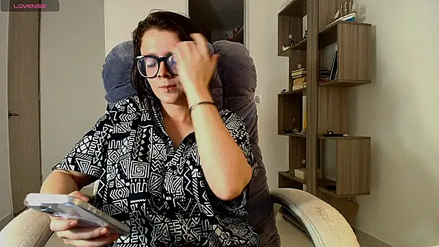 Snapshot of Arya_starrk chatting on November 8, 2025, 3:01 pm Arya starrk online show from November 8, 2025, 3:01 pm