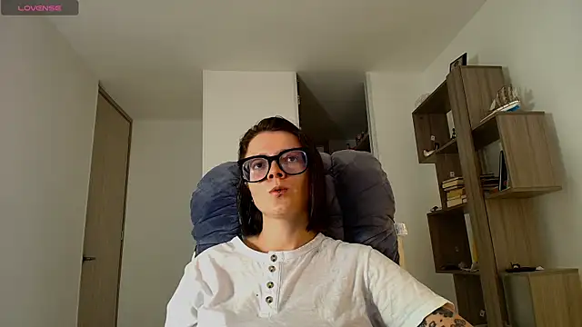 Snapshot of Arya_starrk chatting on November 21, 2025, 3:11 pm Arya starrk online show from November 21, 2025, 3:11 pm