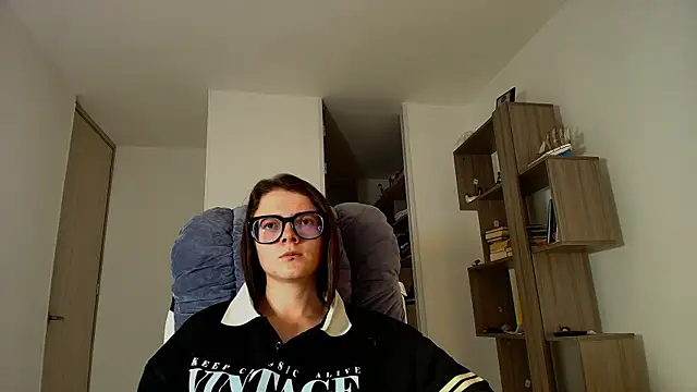 Snapshot of Arya_starrk chatting on November 23, 2025, 1:55 pm Arya starrk online show from November 23, 2025, 1:55 pm