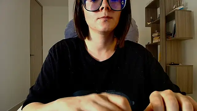 Snapshot of Arya_starrk chatting on November 24, 2025, 2:39 pm Arya starrk online show from November 24, 2025, 2:39 pm