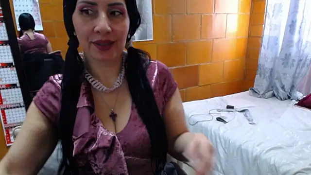 Snapshot of charlote_temple chatting on June 26, 2026, 2:10 pm charlote temple online show from June 26, 2026, 2:10 pm