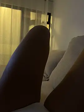 melaniepatterson online show from February 8, 2025, 1:22 am