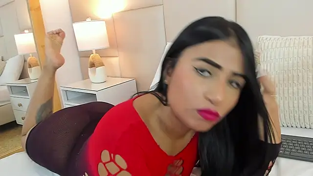 Snapshot of AntoniaRoss_ chatting on June 18, 2026, 12:53 pm AntoniaRoss online show from June 18, 2026, 12:53 pm