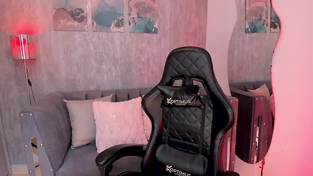 Snapshot of MelanieHudson_ chatting on December 13, 2024, 7:53 pm MelanieHudson online show from December 13, 2024, 7:53 pm