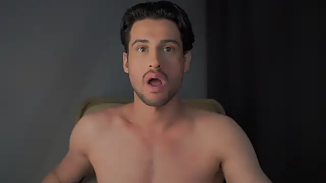 Snapshot of Keen___Luckystrike chatting on December 10, 2024, 12:39 am Keen Luckystrike online show from December 10, 2024, 12:39 am