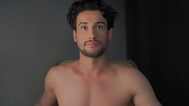 Snapshot of Keen___Luckystrike chatting on December 12, 2024, 1:32 am Keen Luckystrike online show from December 12, 2024, 1:32 am